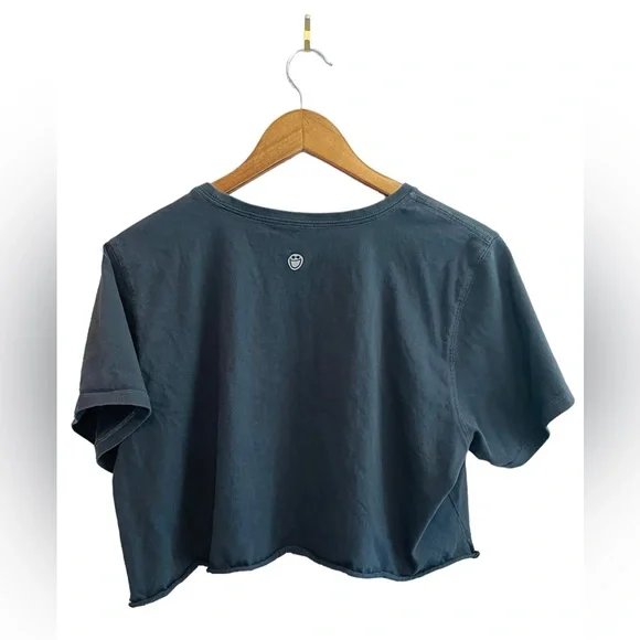 3/$25 🖤 Life is Good Cropped Tee - Picture 2 of 3